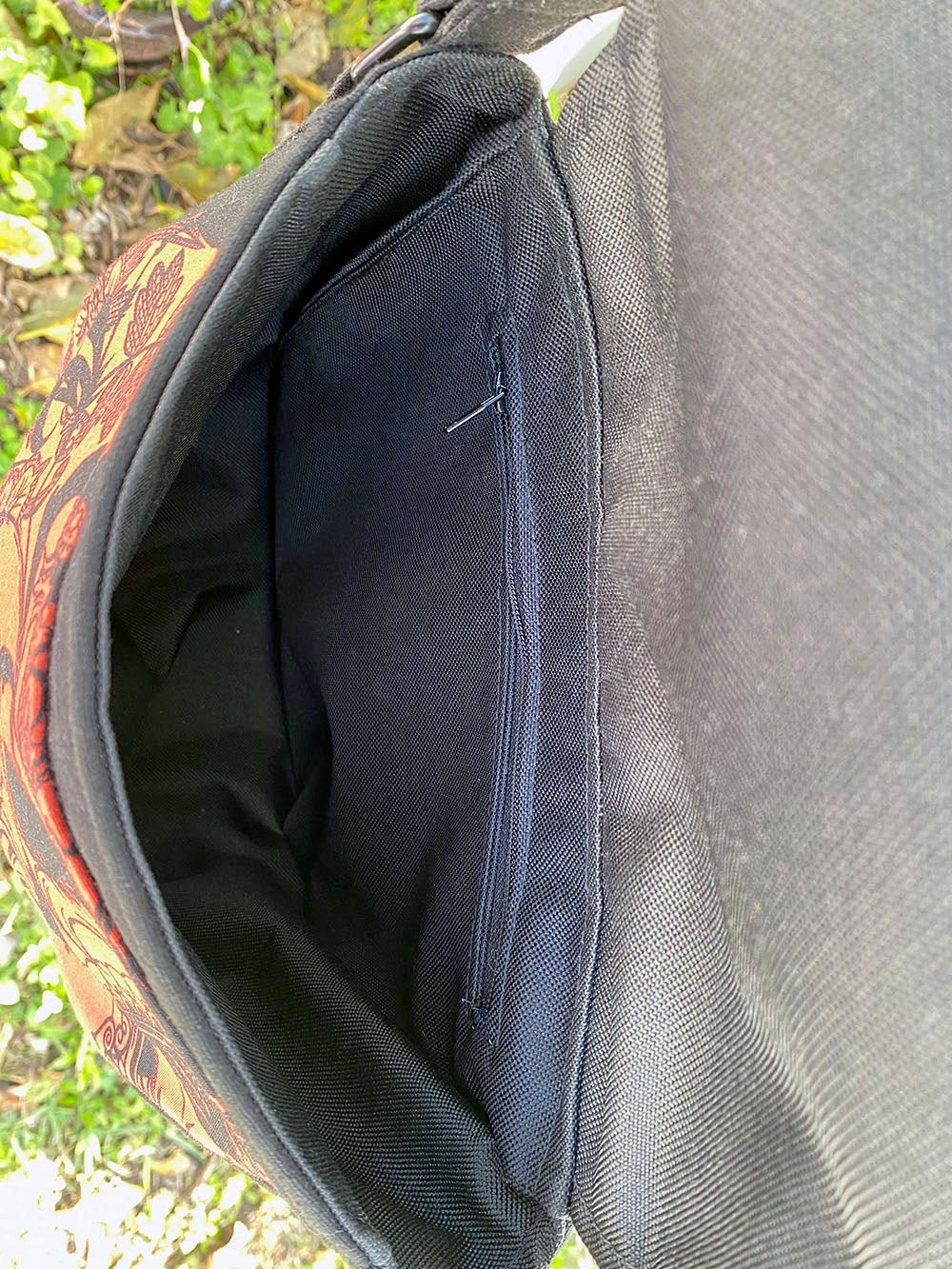 Black Widow Sandra Saddle Bag - Crossbody - Pearl Moon Creations