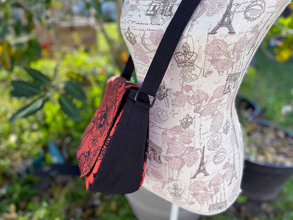 Black Widow Sandra Saddle Bag - Crossbody - Pearl Moon Creations