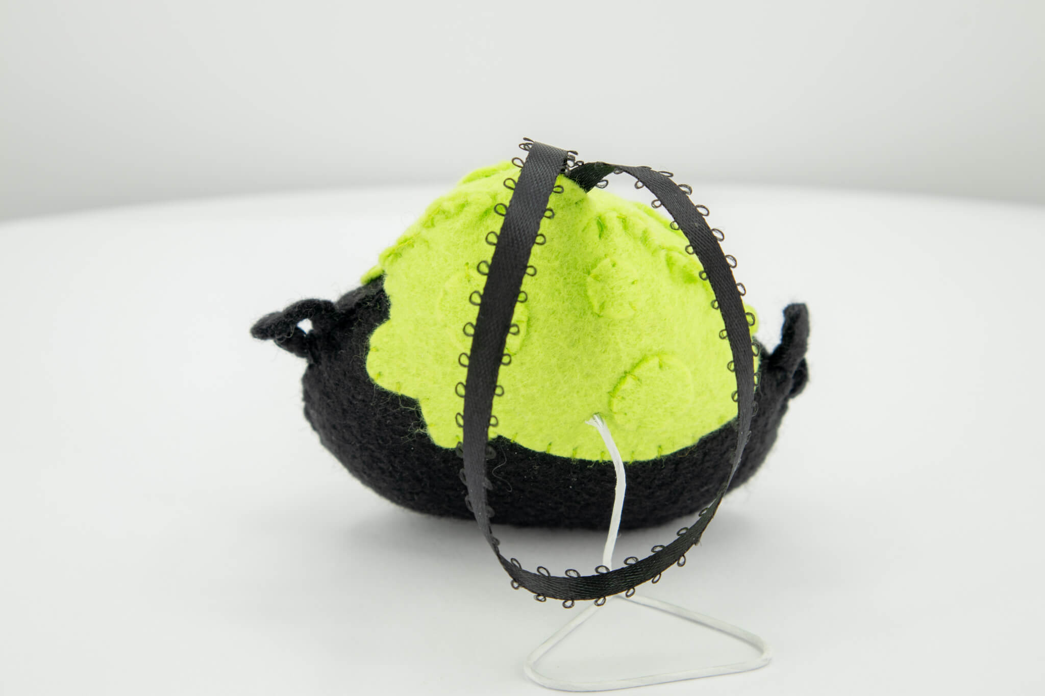 Felt Cauldron Ornament - Pearl Moon Creations