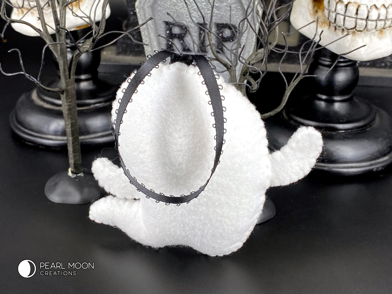 Felt Ghost Ornament - Pearl Moon Creations