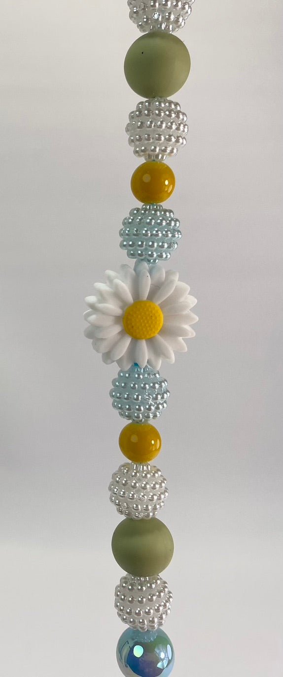 White Daisy Beaded Keychain - Pearl Moon Creations